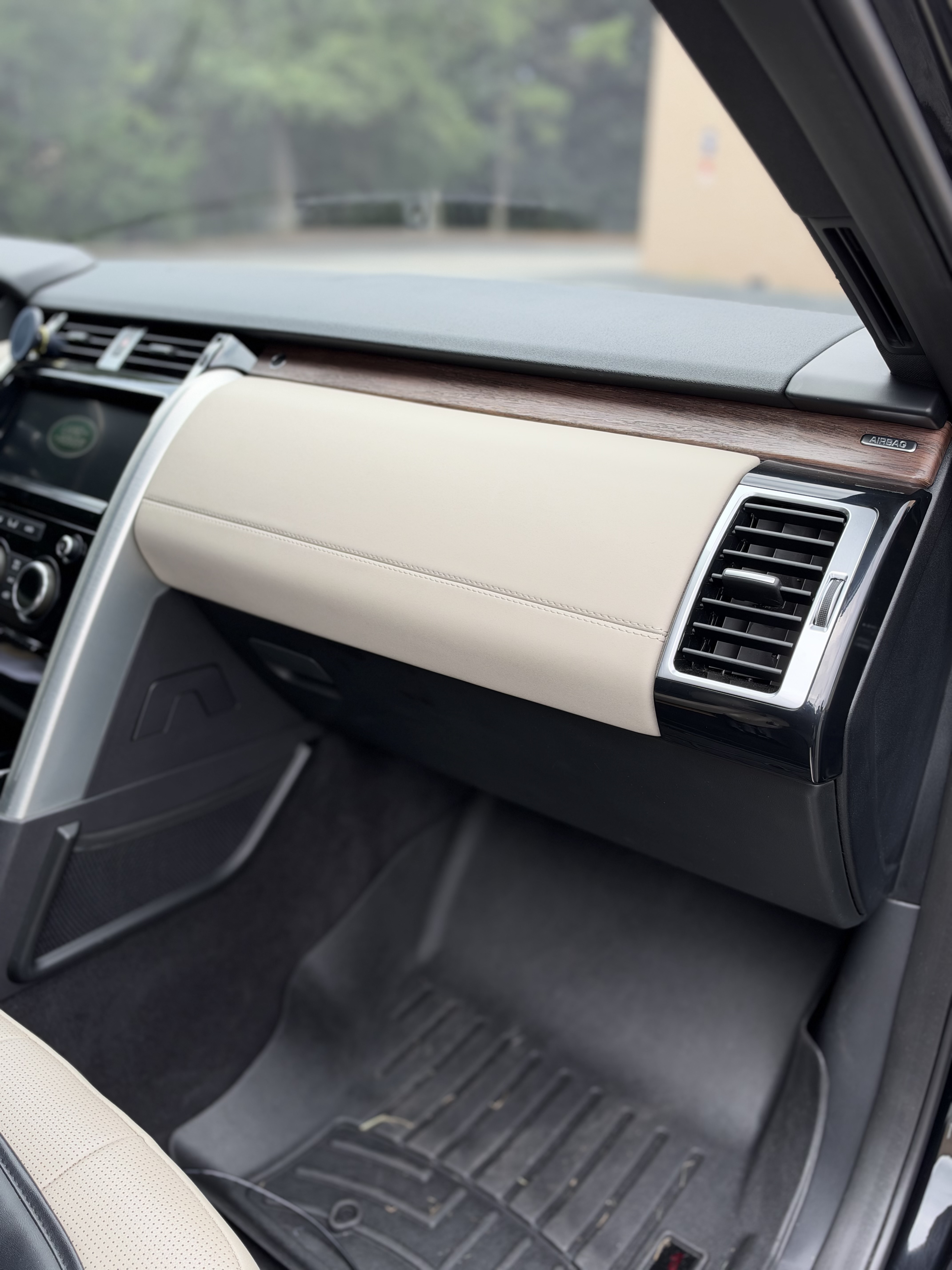 Used 2019 Land Rover Discovery HSE AWD/4WD image 10