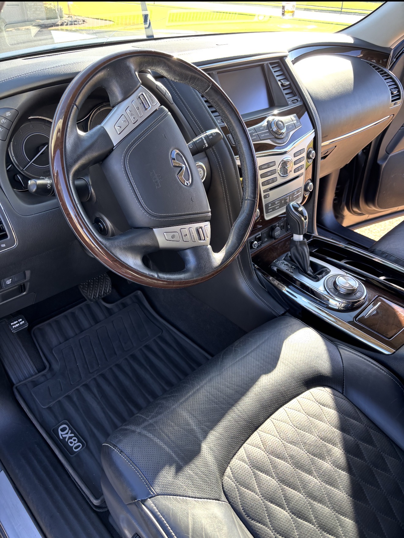 Used 2019 INFINITI QX80 Luxe w/ 22" Wheel Package AWD/4WD image 6