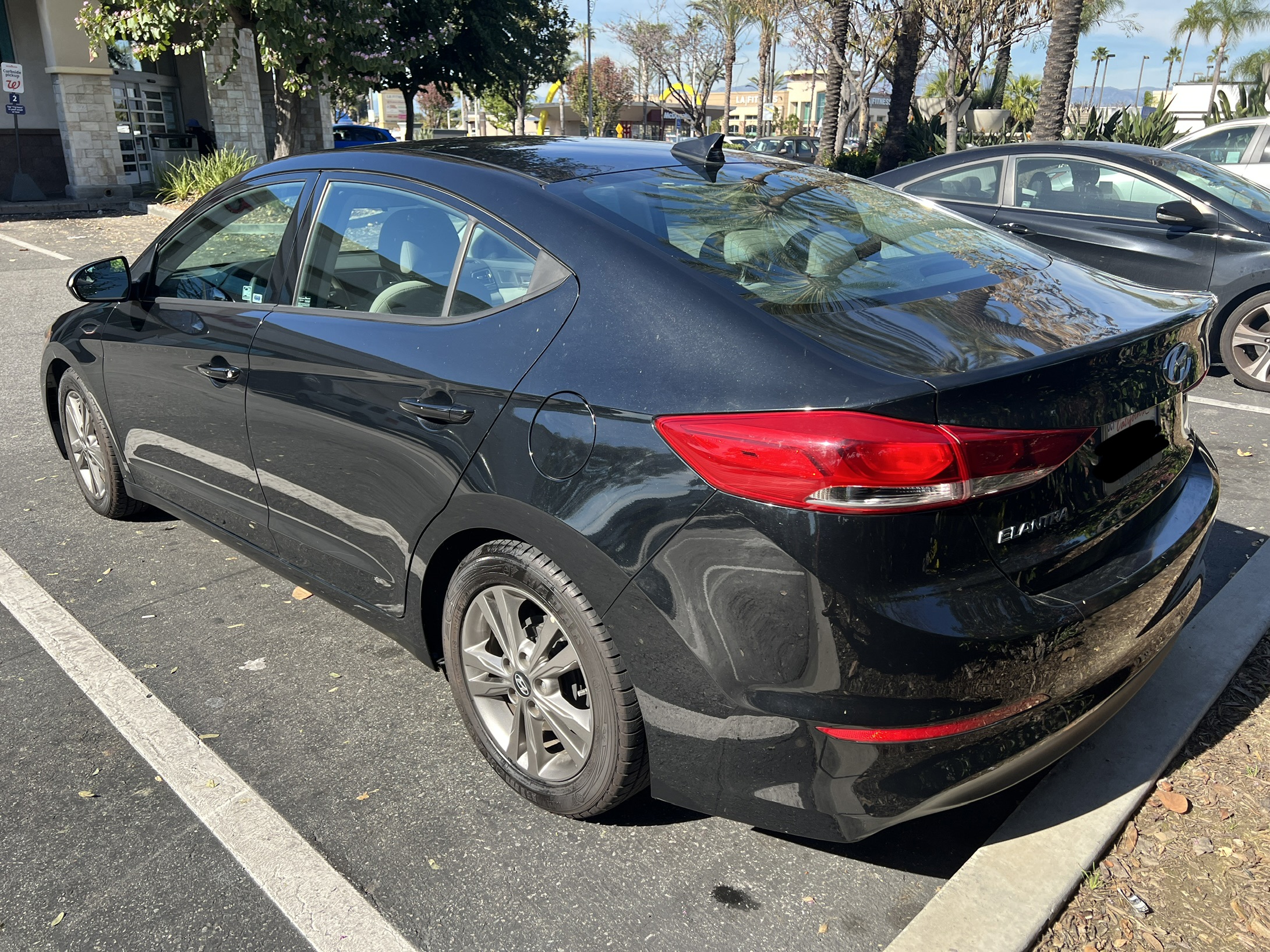 Used 2017 Hyundai Elantra SE FWD image 5