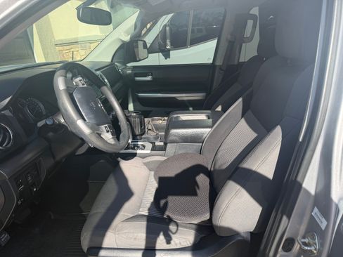 Used 2017 Toyota Tundra SR5 image 4
