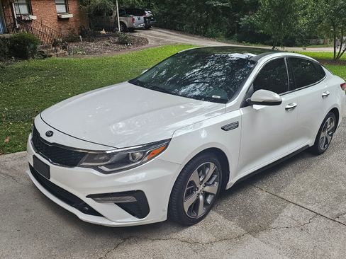 Used 2019 Kia Optima S w/ S Panoramic Sunroof Package FWD image 1