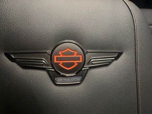 Used 2025 GMC Sierra 1500 AT4 w/ AT4 Premium Package image 8