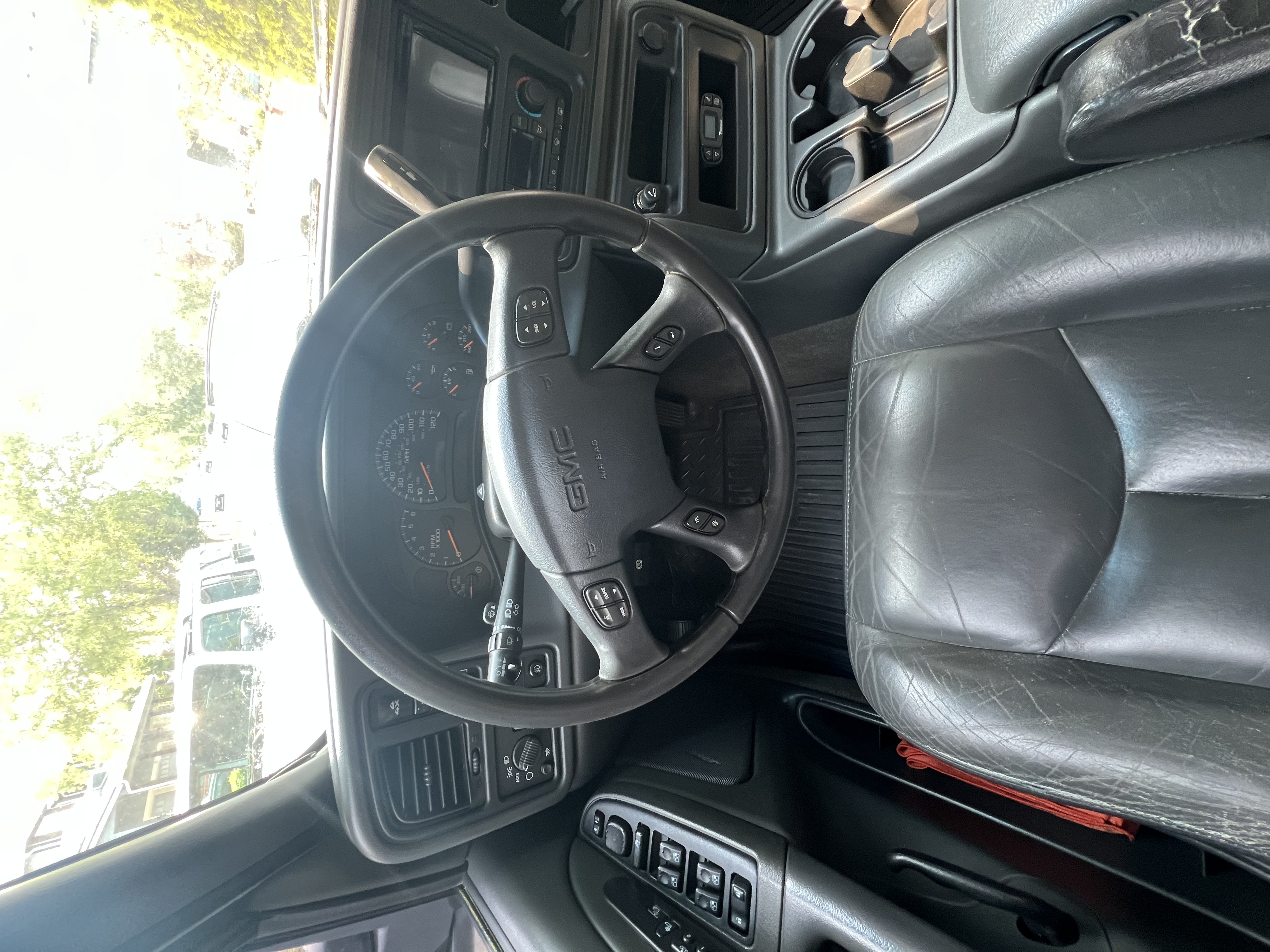 Used 2005 GMC Sierra 2500 SLT AWD/4WD image 17