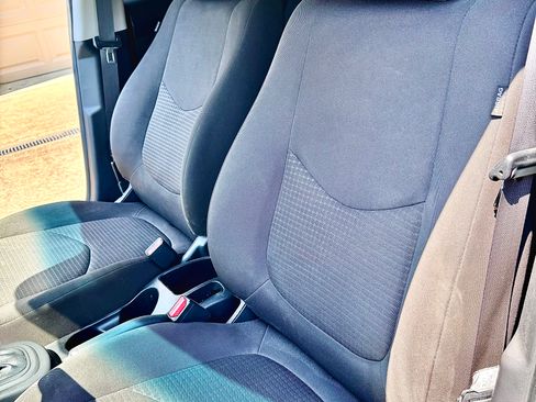 Used 2012 Kia Soul FWD image 25