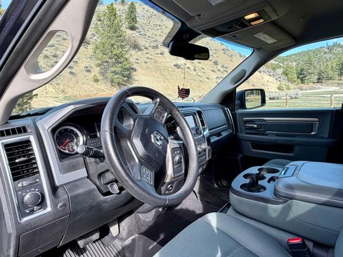 Used 2017 RAM 2500 SLT image 5