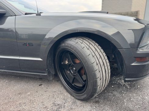 Used 2009 Ford Mustang GT Premium image 22