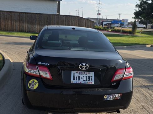 Used 2010 Toyota Camry LE FWD image 5
