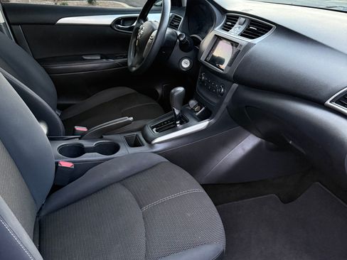 Used 2017 Nissan Sentra S image 9