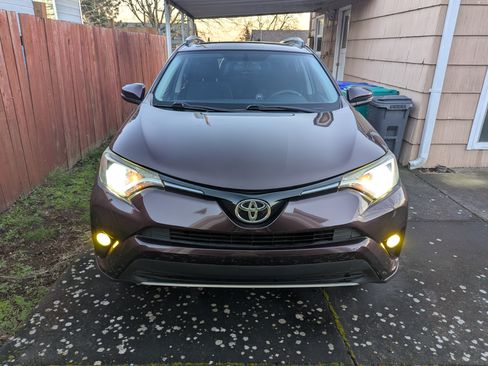 Used 2016 Toyota RAV4 XLE image 4