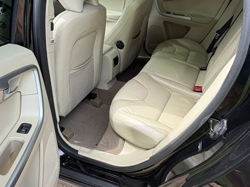Used 2012 Volvo XC60 3.2 FWD image 11