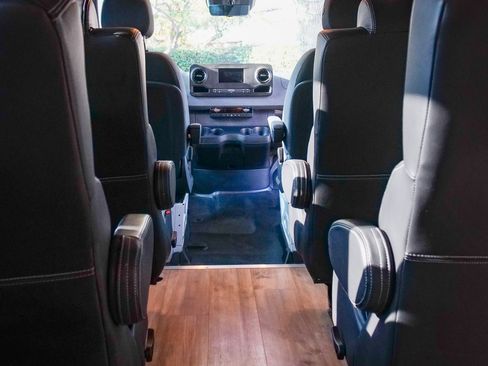 Used 2023 Mercedes-Benz Sprinter 2500 image 25