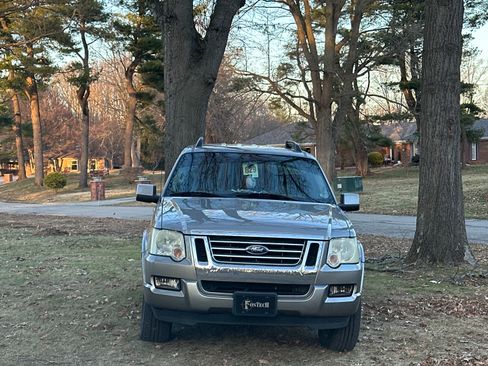 Used 2008 Ford Explorer Sport Trac Limited image 2