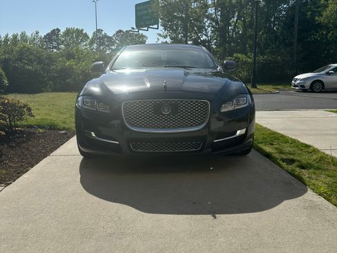 Used 2017 Jaguar XJ L Portfolio AWD/4WD image 4