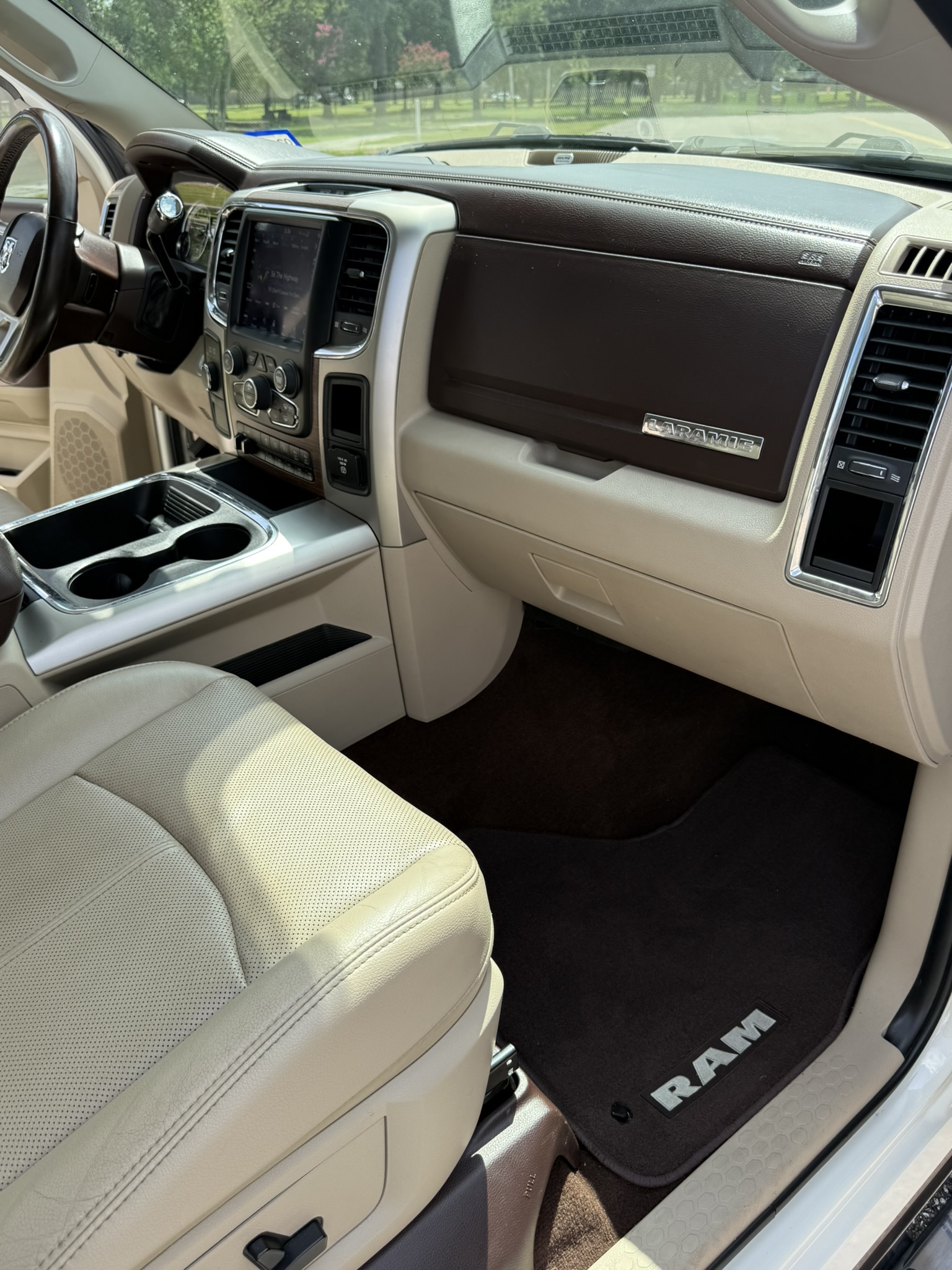 Used 2018 RAM 3500 Laramie AWD/4WD image 10