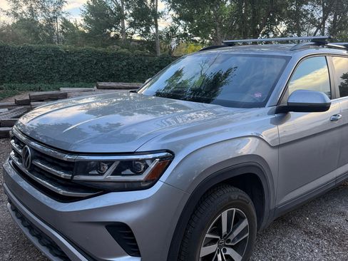 Used 2021 Volkswagen Atlas SE image 2