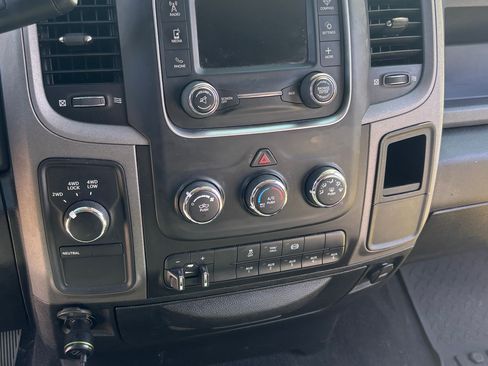 Used 2018 RAM 2500 Tradesman w/ Chrome Appearance Group image 4