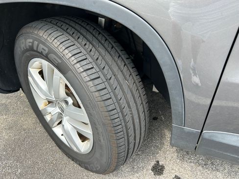 Used 2015 Volkswagen Tiguan S image 12