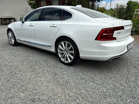Used 2017 Volvo S90 T6 Inscription w/ Vision Package AWD/4WD image 4
