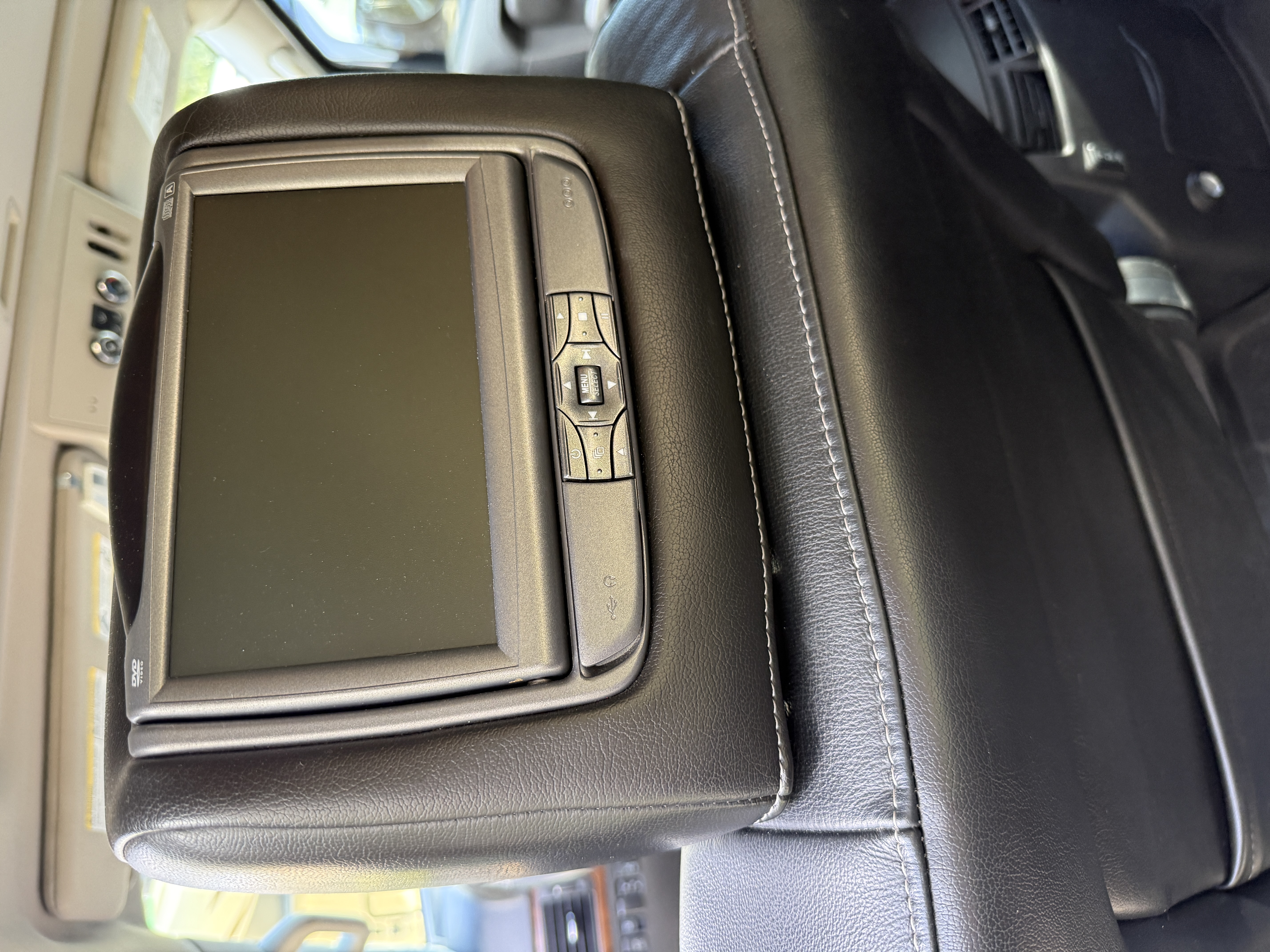 Used 2015 Nissan Armada Platinum w/ 2nd Row Captain Seat Package AWD/4WD image 23