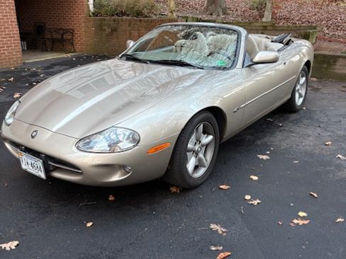 Used 1998 Jaguar XK8 Convertible image 12