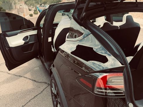 Used 2022 Tesla Model X AWD/4WD image 10