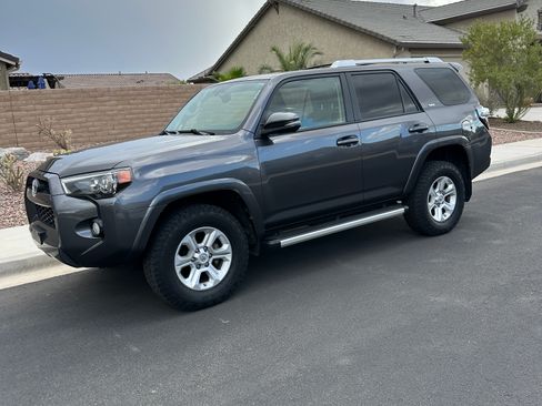 Used 2016 Toyota 4Runner SR5 Premium AWD/4WD image 4