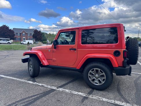 Used 2015 Jeep Wrangler Rubicon w/ Power Convenience Group AWD/4WD image 5