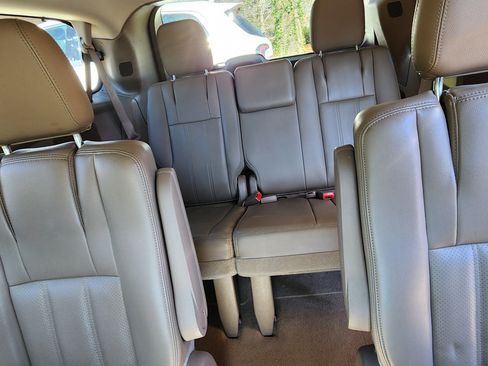 Used 2013 Chrysler Town & Country Touring-L w/ Entertainment Group #2 image 14