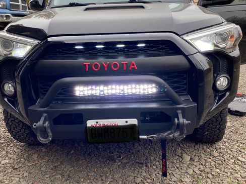 Used 2018 Toyota 4Runner TRD Pro AWD/4WD image 2