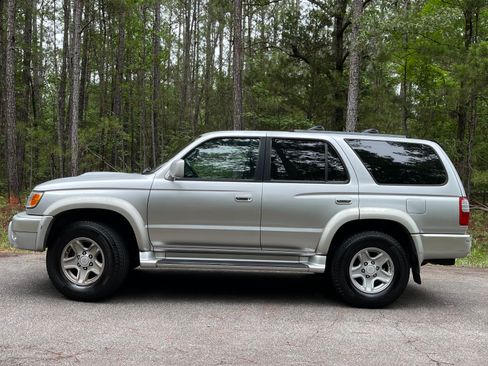 Used 2000 Toyota 4Runner SR5 RWD image 14