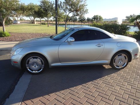 Used 2002 Lexus SC 430 Convertible RWD image 2
