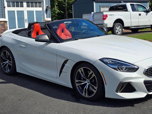 Used 2020 BMW Z4 M40i w/ Executive Package image 2