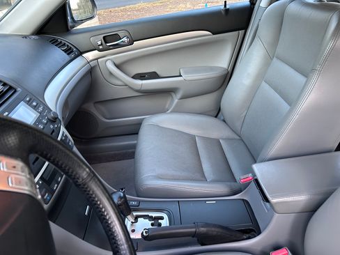 Used 2004 Acura TSX FWD image 8