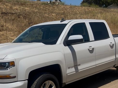 Used 2018 Chevrolet Silverado 1500 LT w/ All Star Edition image 4