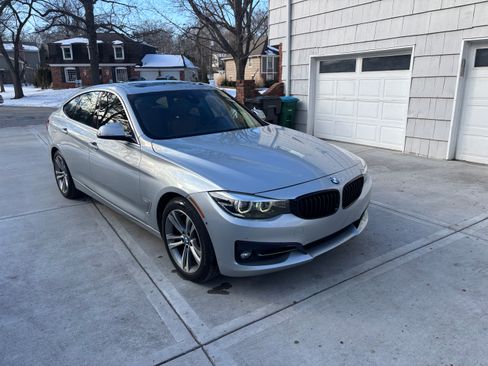 Used 2017 BMW 330i Gran Turismo xDrive image 6