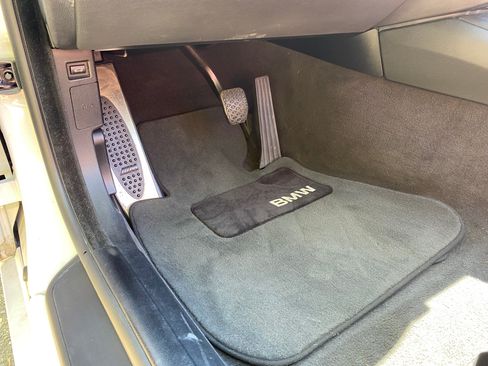 Used 2013 BMW M3 Convertible image 21