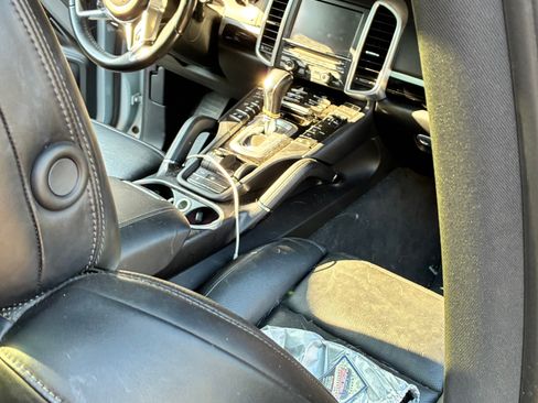 Used 2016 Porsche Cayenne AWD/4WD image 12