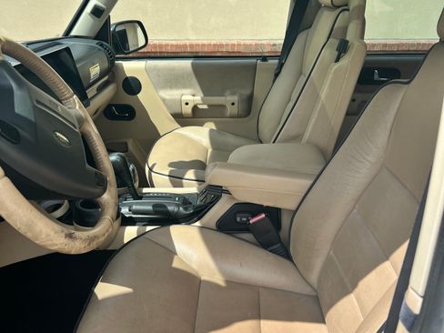Used 2004 Land Rover Discovery SE AWD/4WD image 24