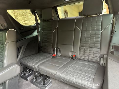 Used 2024 Cadillac Escalade Sport Platinum image 18