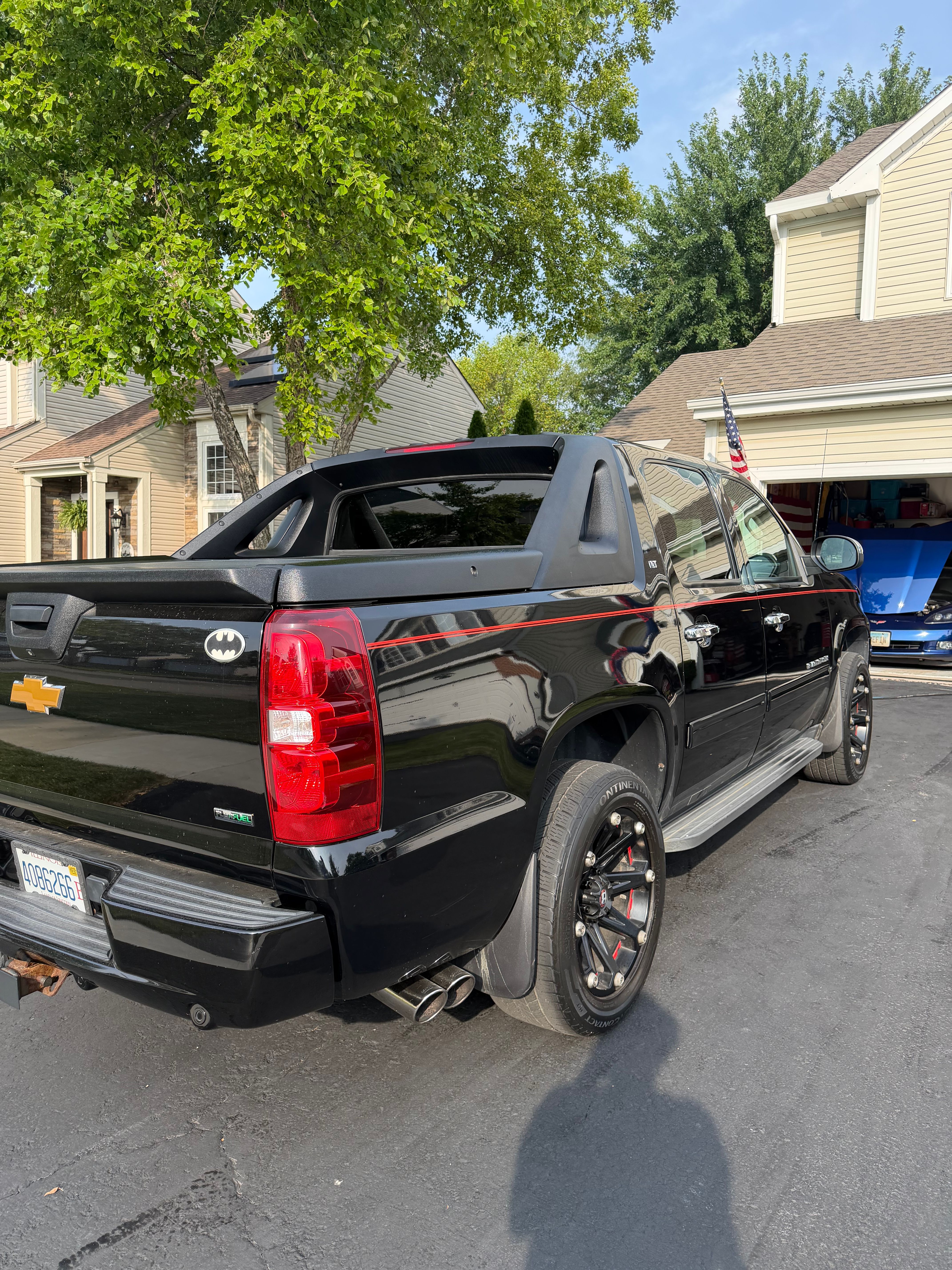 Used 2010 Chevrolet Avalanche LT w/ Luxury Package AWD/4WD image 4