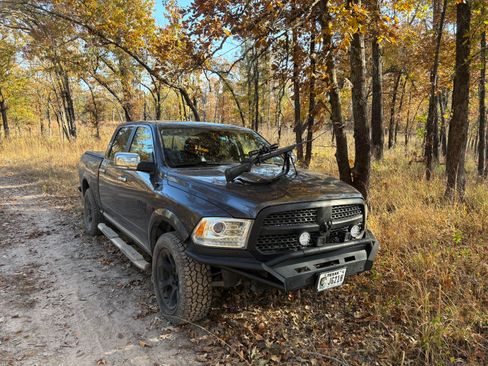 Used 2016 RAM 1500 Laramie w/ Convenience Group image 1