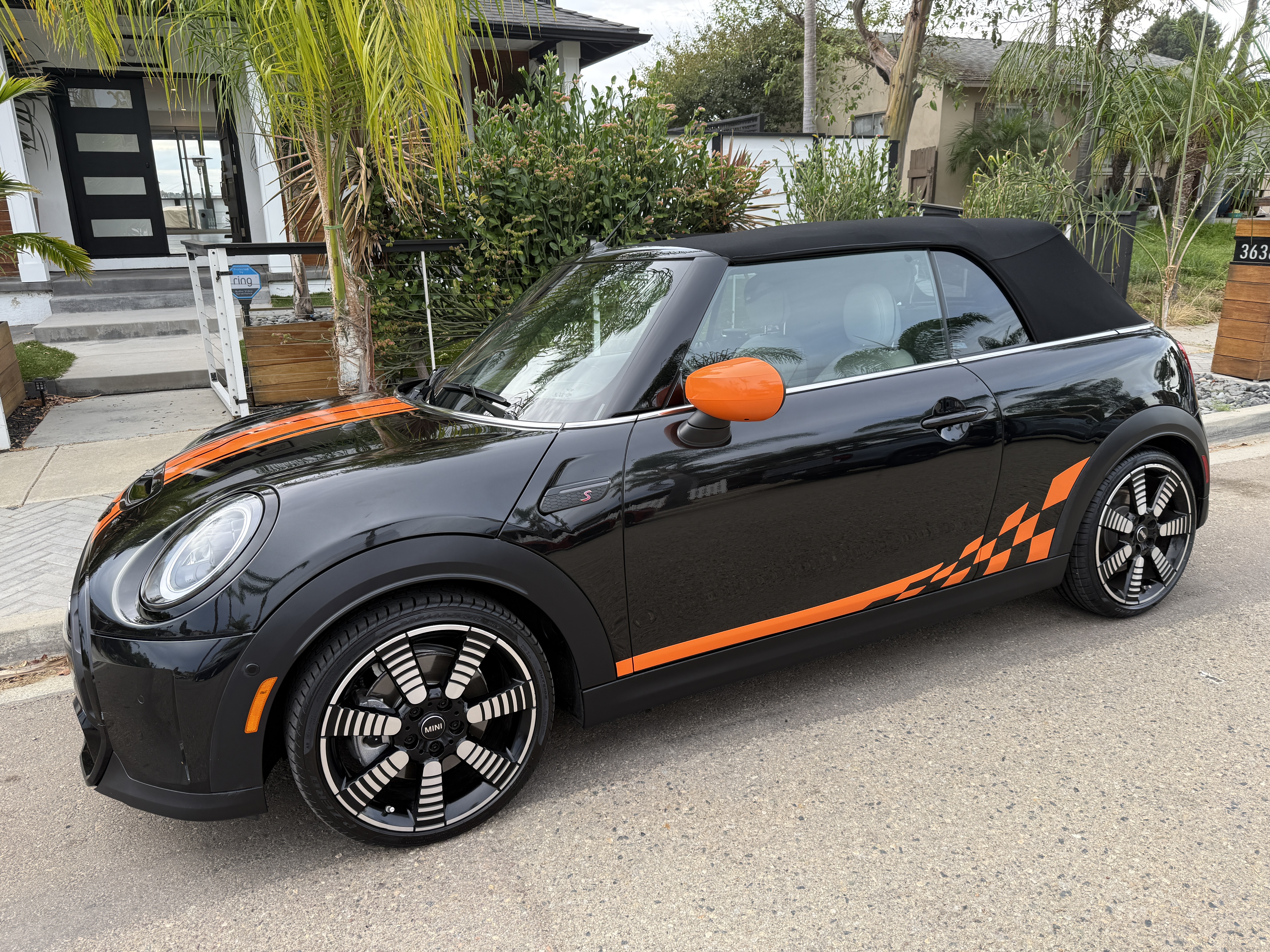 Used 2024 MINI Cooper S FWD image 1