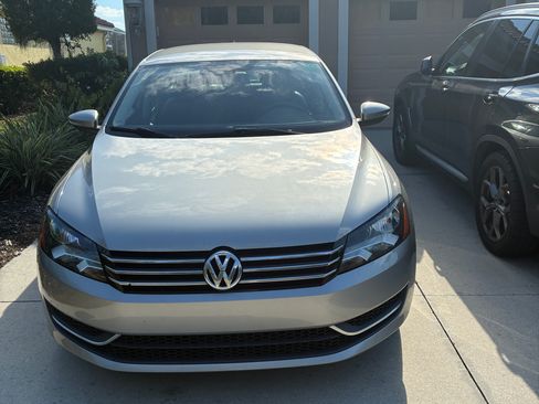 Used 2012 Volkswagen Passat 2.5 SE image 1
