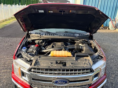 Used 2018 Ford F150 XLT w/ Equipment Group 302A Luxury AWD/4WD image 16