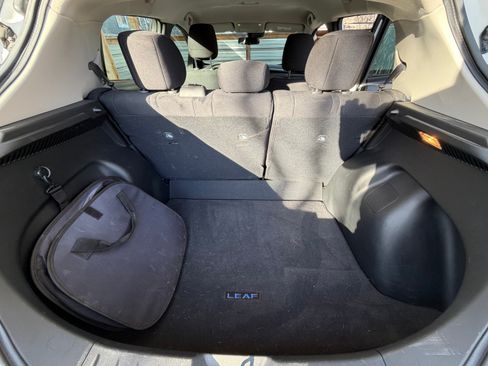 Used 2022 Nissan Leaf S image 14