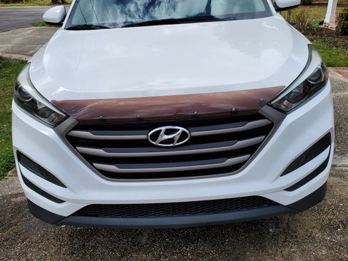 Used 2016 Hyundai Tucson SE image 1
