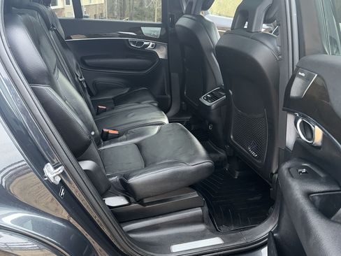 Used 2017 Volvo XC90 T6 Momentum w/ Vision Package image 15