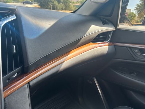 Used 2015 Cadillac Escalade Luxury AWD/4WD image 11