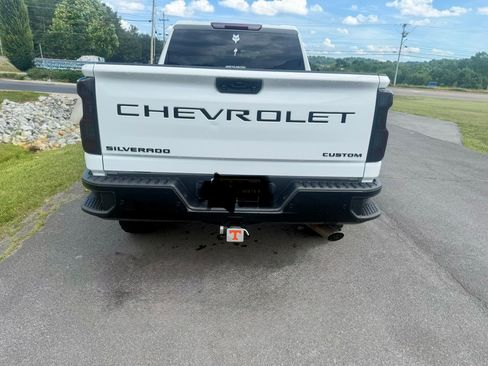 Used 2024 Chevrolet Silverado 2500 Custom w/ Custom Value Package AWD/4WD image 2