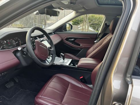 Used 2020 Land Rover Range Rover Evoque S image 17